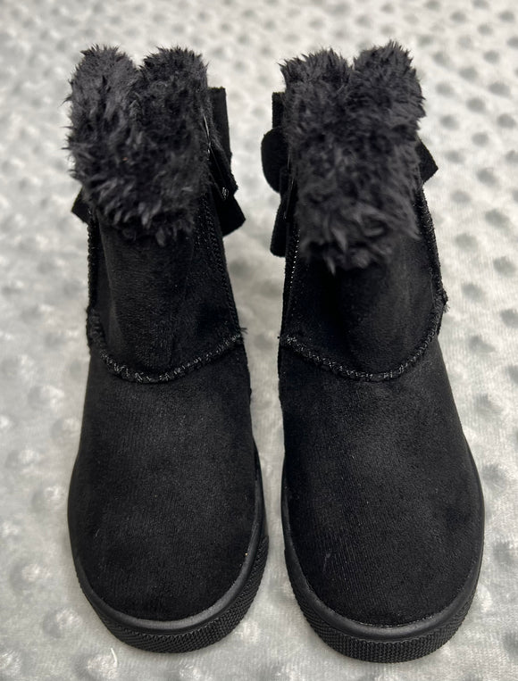 Black Fuzzy Boots